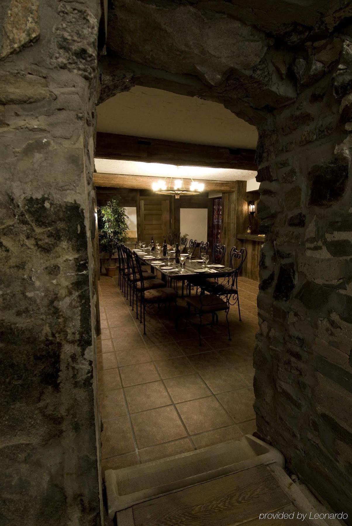 Chateau Logue Hotel Maniwaki Exterior photo